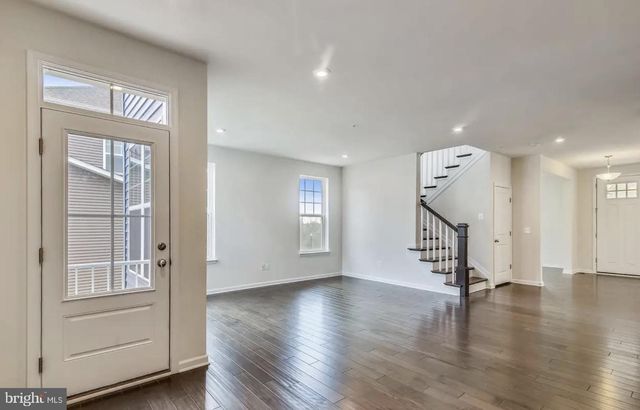 1113 SAXTON DR, Frederick, MD 21702