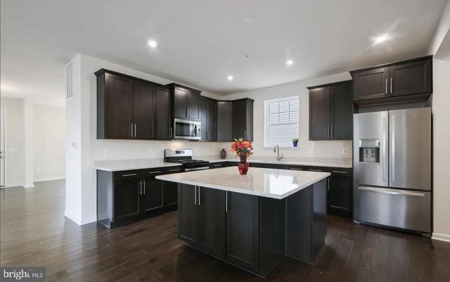 1113 SAXTON DR, Frederick, MD 21702