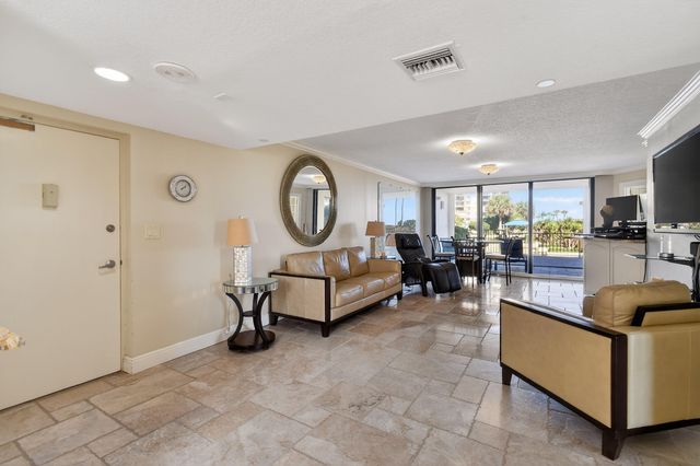 100 Ocean Trail Way 101, Jupiter, FL 33477