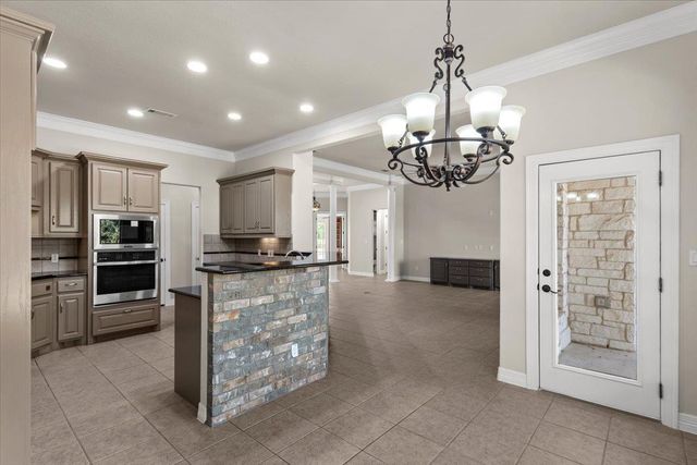212 Neal DR, Liberty Hill, TX 78642