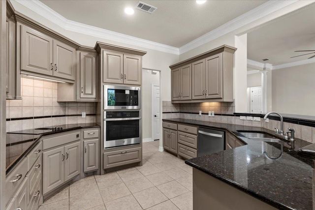 212 Neal DR, Liberty Hill, TX 78642