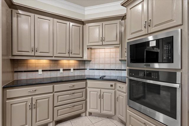 212 Neal DR, Liberty Hill, TX 78642