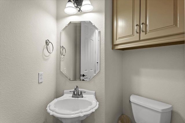 212 Neal DR, Liberty Hill, TX 78642
