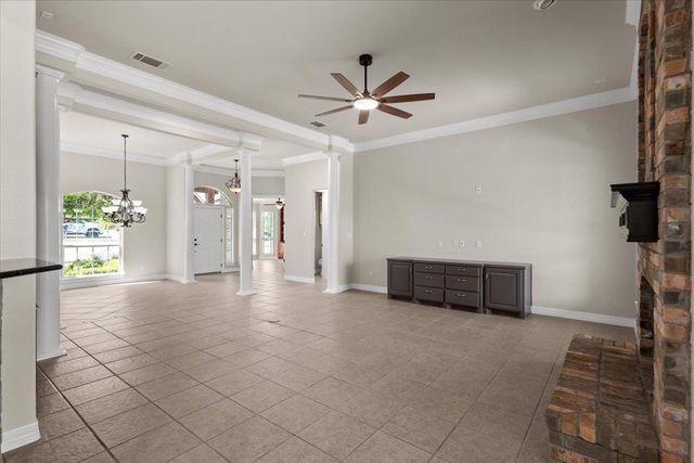 212 Neal DR, Liberty Hill, TX 78642
