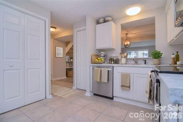 9632 Vinca Circle D, Charlotte, NC 28213