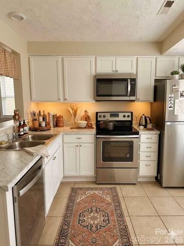 9632 Vinca Circle D, Charlotte, NC 28213