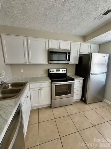 9632 Vinca Circle D, Charlotte, NC 28213