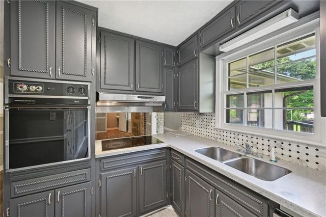 2676 Abington Drive, Snellville, GA 30078