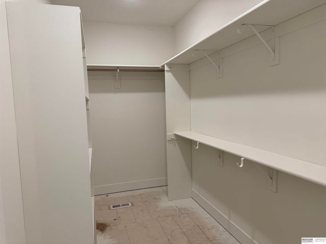 21417 Z Street, Elkhorn, NE 68022