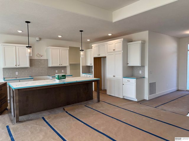 21417 Z Street, Elkhorn, NE 68022