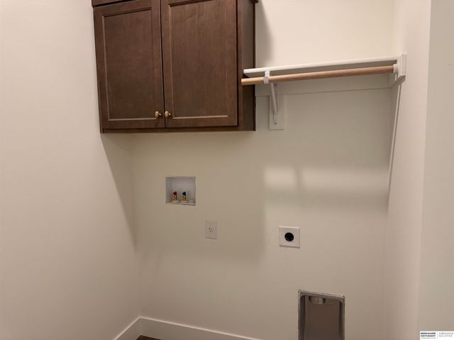 21417 Z Street, Elkhorn, NE 68022