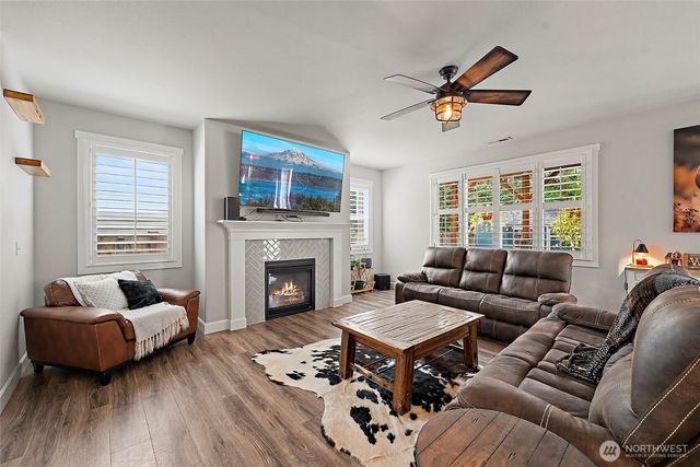 14012 63rd Avenue Ct E, Puyallup, WA 98373