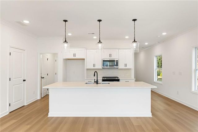 658 Sunstone Lane, Lawrenceville, GA 30043