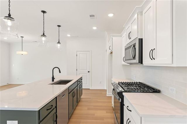 658 Sunstone Lane, Lawrenceville, GA 30043