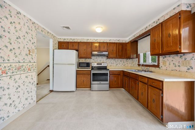 39 Munson Avenue, Waterbury, CT 06705