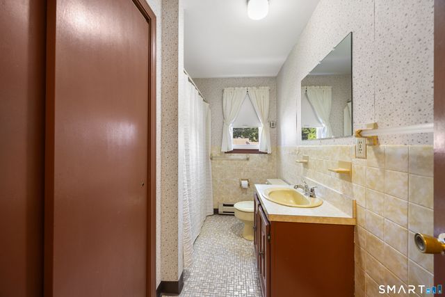 39 Munson Avenue, Waterbury, CT 06705