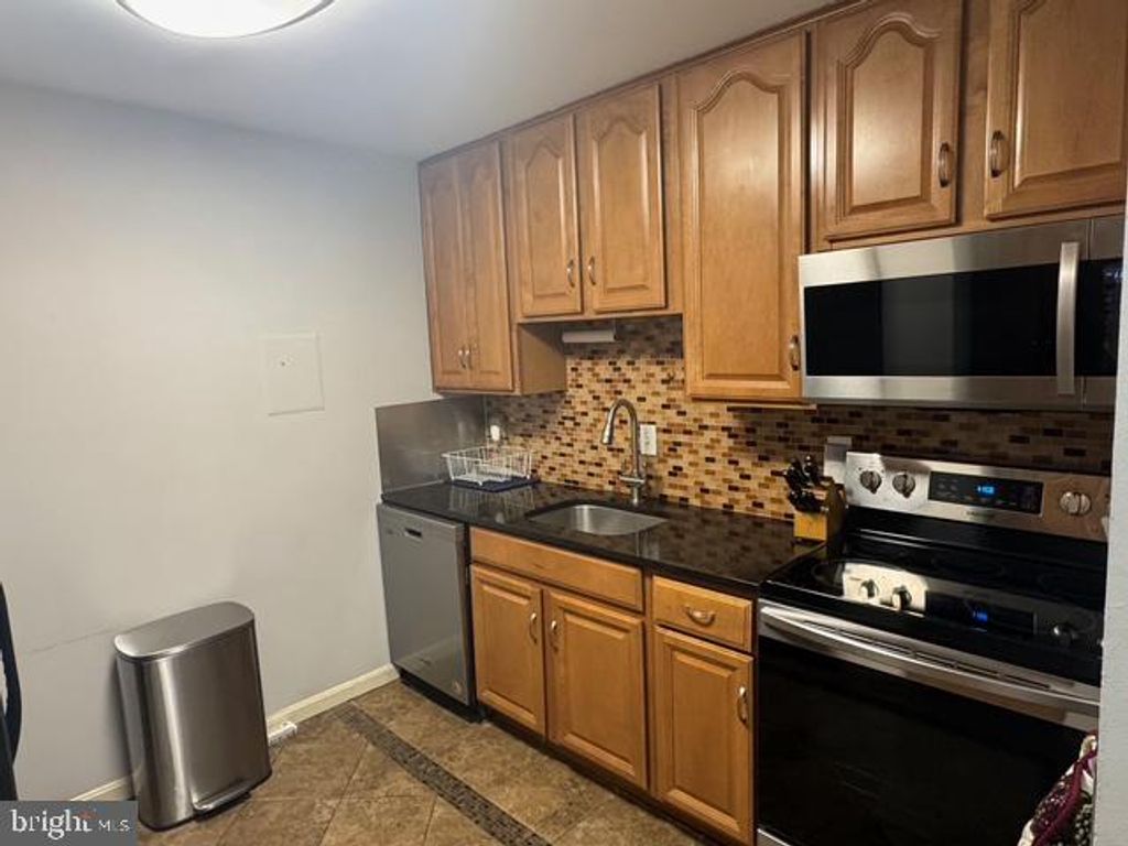 3245 RIO DR #705, Falls Church, VA 22041