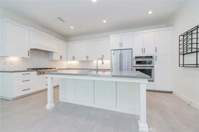 120 Lomita, Irvine, CA 92618