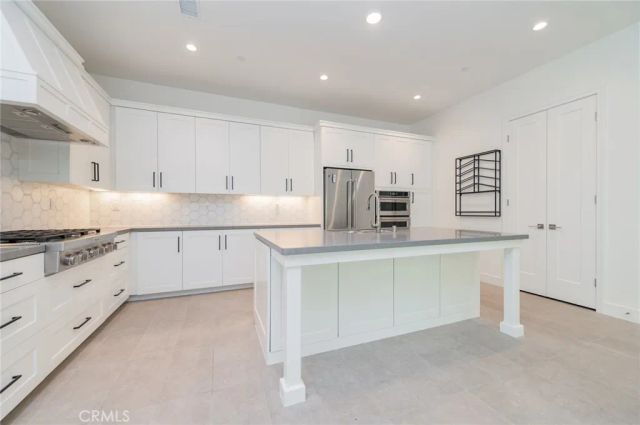 120 Lomita, Irvine, CA 92618