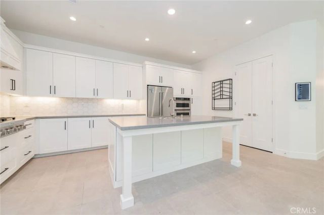 120 Lomita, Irvine, CA 92618