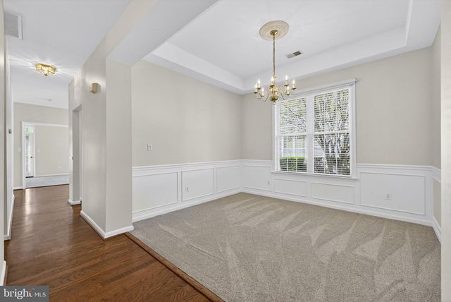 6922 WALNUT HILL DR, Gainesville, VA 20155