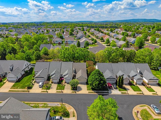 6922 WALNUT HILL DR, Gainesville, VA 20155