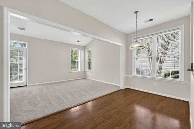 6922 WALNUT HILL DR, Gainesville, VA 20155