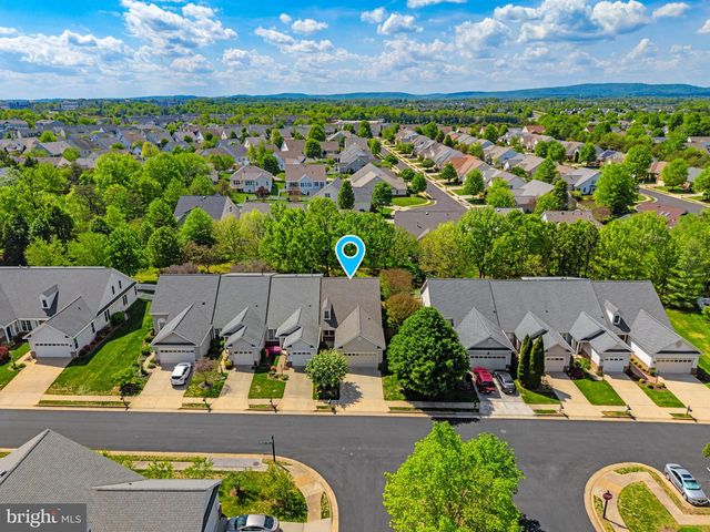 6922 WALNUT HILL DR, Gainesville, VA 20155