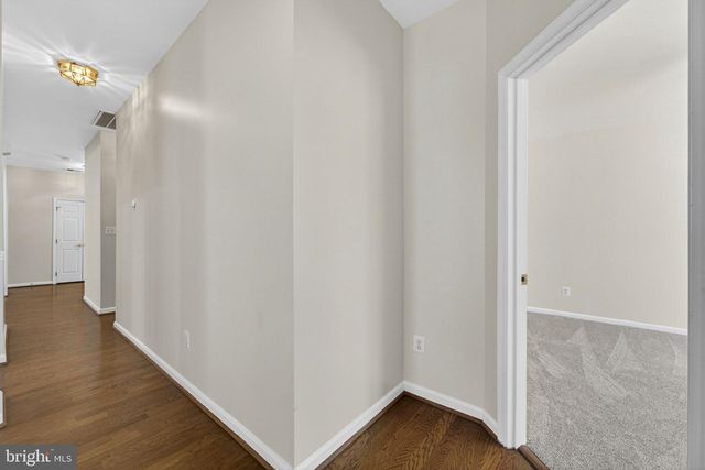 6922 WALNUT HILL DR, Gainesville, VA 20155