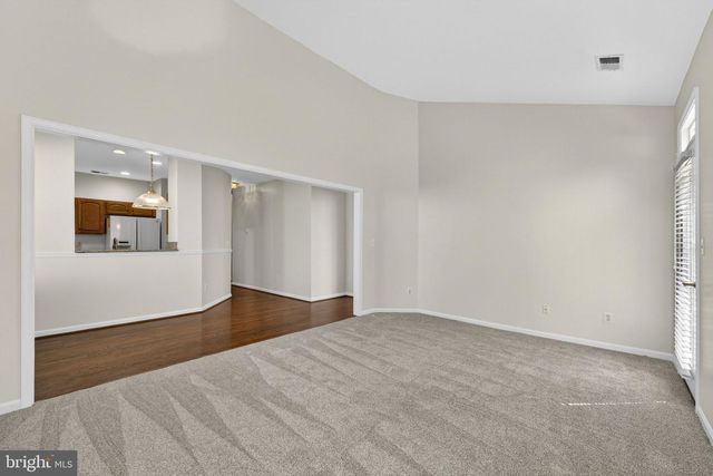 6922 WALNUT HILL DR, Gainesville, VA 20155