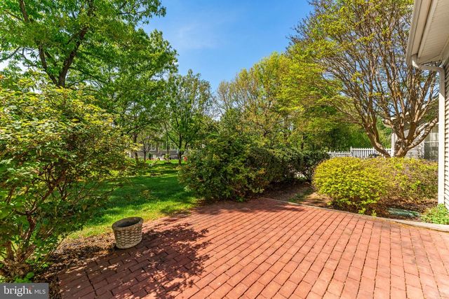 6922 WALNUT HILL DR, Gainesville, VA 20155