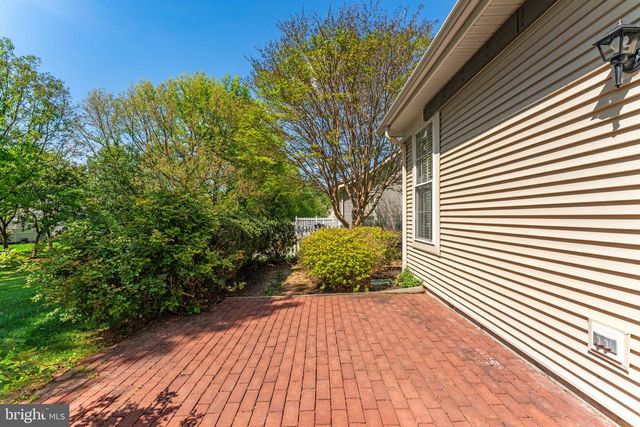 6922 WALNUT HILL DR, Gainesville, VA 20155