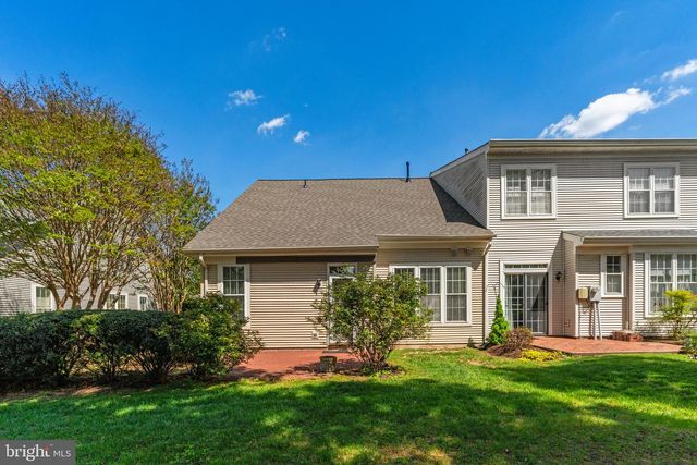 6922 WALNUT HILL DR, Gainesville, VA 20155