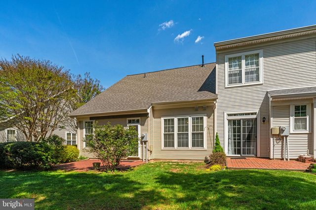 6922 WALNUT HILL DR, Gainesville, VA 20155