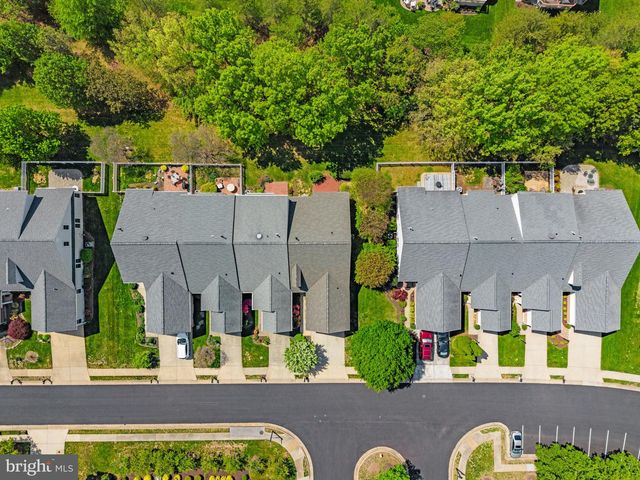 6922 WALNUT HILL DR, Gainesville, VA 20155