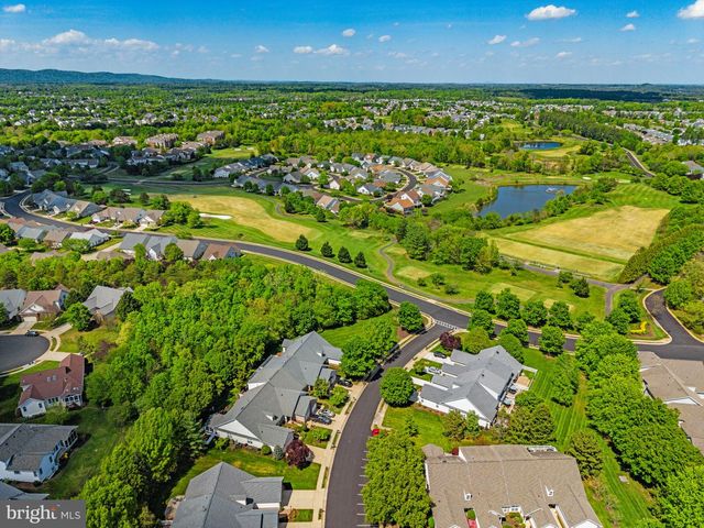 6922 WALNUT HILL DR, Gainesville, VA 20155