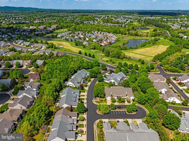 6922 WALNUT HILL DR, Gainesville, VA 20155