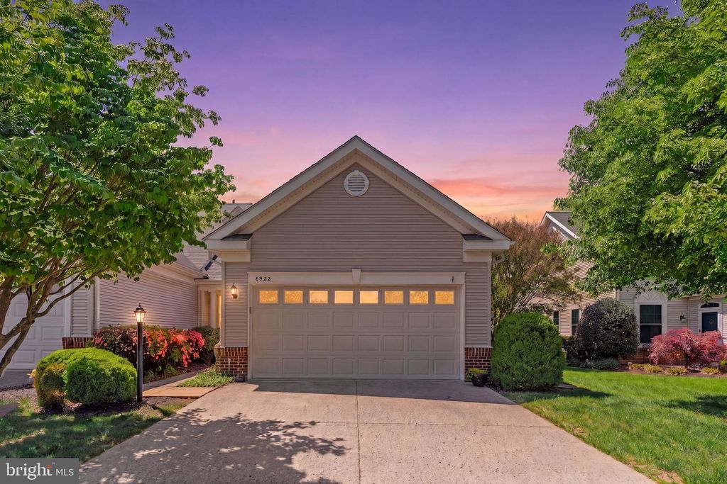 6922 WALNUT HILL DR, Gainesville, VA 20155