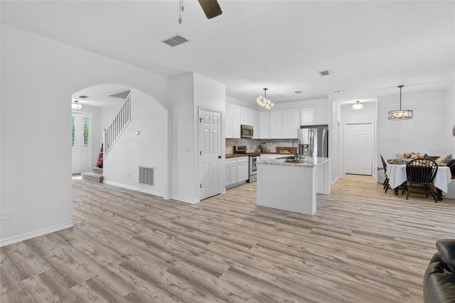 1305 WINDY BLUFF DRIVE, Minneola, FL 34715