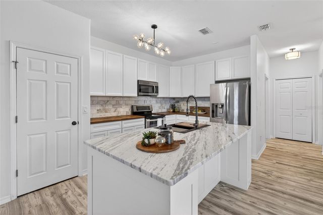 1305 WINDY BLUFF DRIVE, Minneola, FL 34715