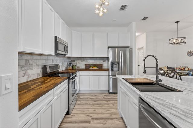 1305 WINDY BLUFF DRIVE, Minneola, FL 34715