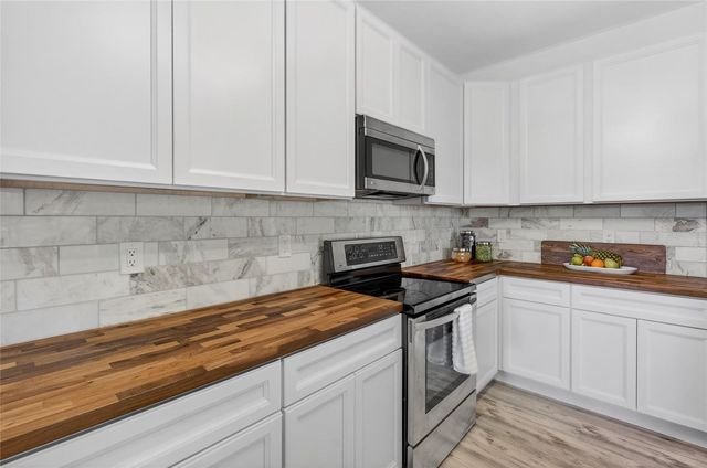 1305 WINDY BLUFF DRIVE, Minneola, FL 34715