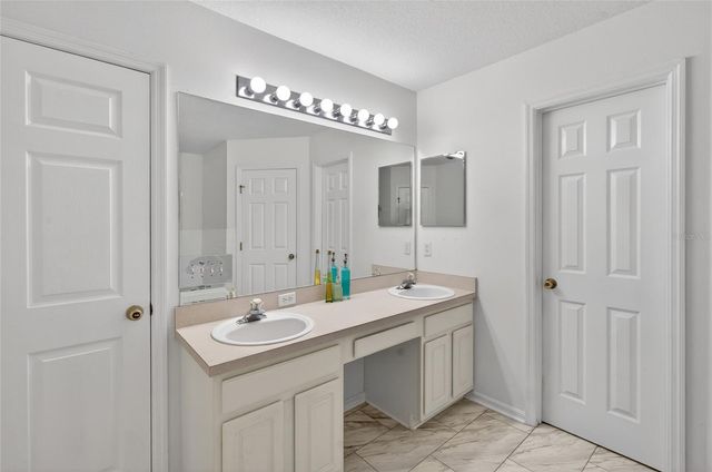 1305 WINDY BLUFF DRIVE, Minneola, FL 34715