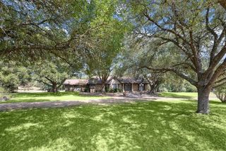 134 Lola Lane, Bellville, TX 77418