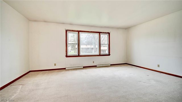 1133 Clearmount Avenue SE, North Canton, OH 44720