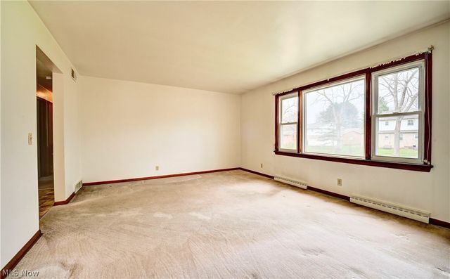 1133 Clearmount Avenue SE, North Canton, OH 44720