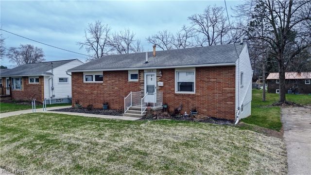 1133 Clearmount Avenue SE, North Canton, OH 44720