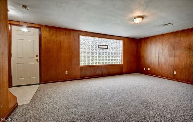 1133 Clearmount Avenue SE, North Canton, OH 44720