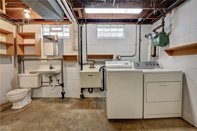 1133 Clearmount Avenue SE, North Canton, OH 44720