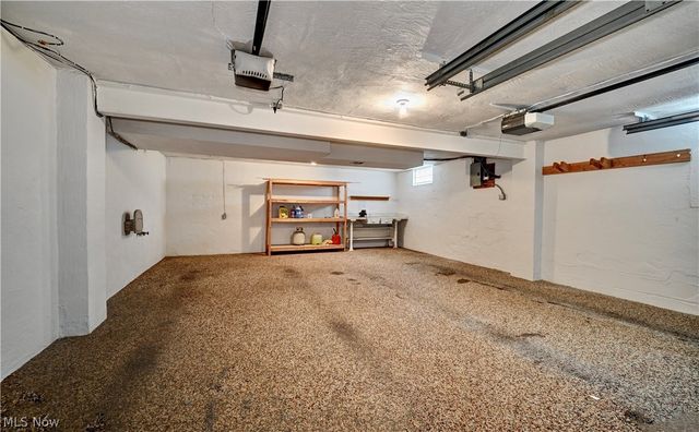 1133 Clearmount Avenue SE, North Canton, OH 44720